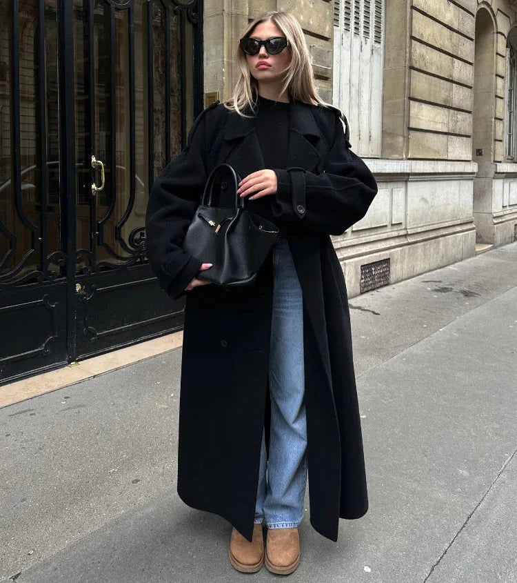 TIMELESS DOUBLE-BREASTED WOOL COAT