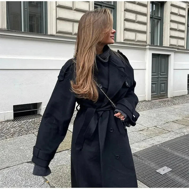 TIMELESS DOUBLE-BREASTED WOOL COAT