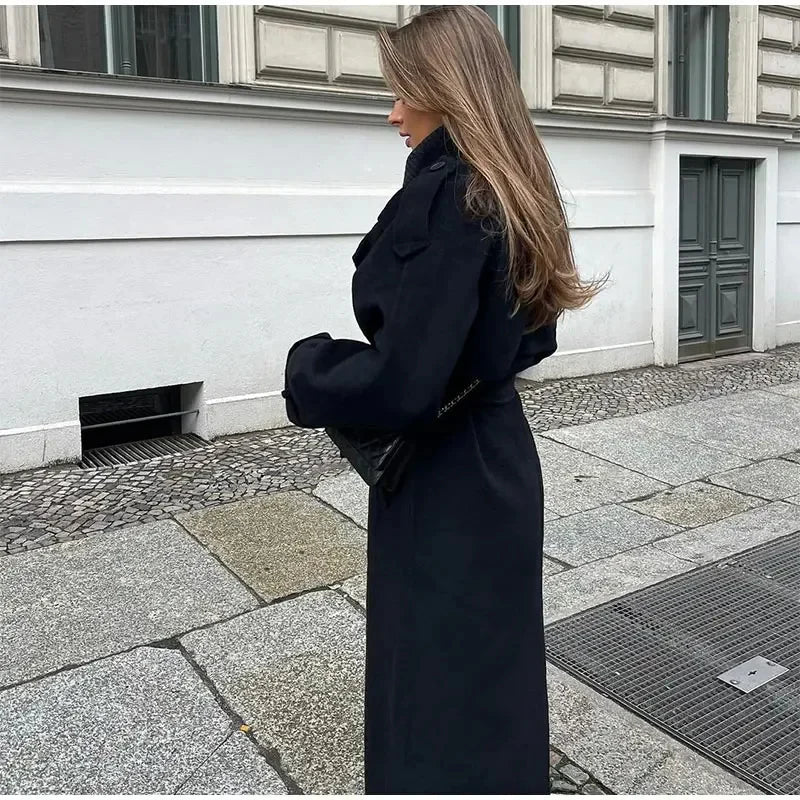 TIMELESS DOUBLE-BREASTED WOOL COAT