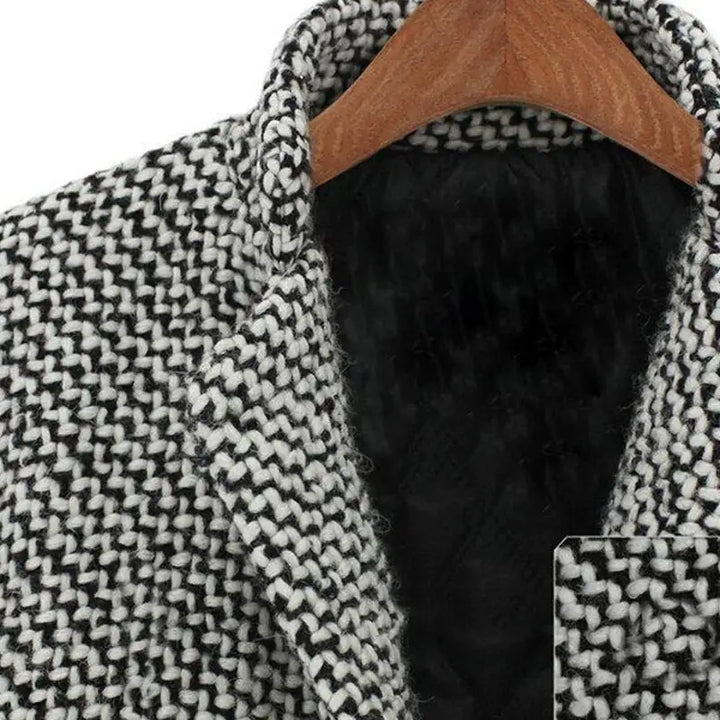 ELEGANT FEMININE WINTER COAT