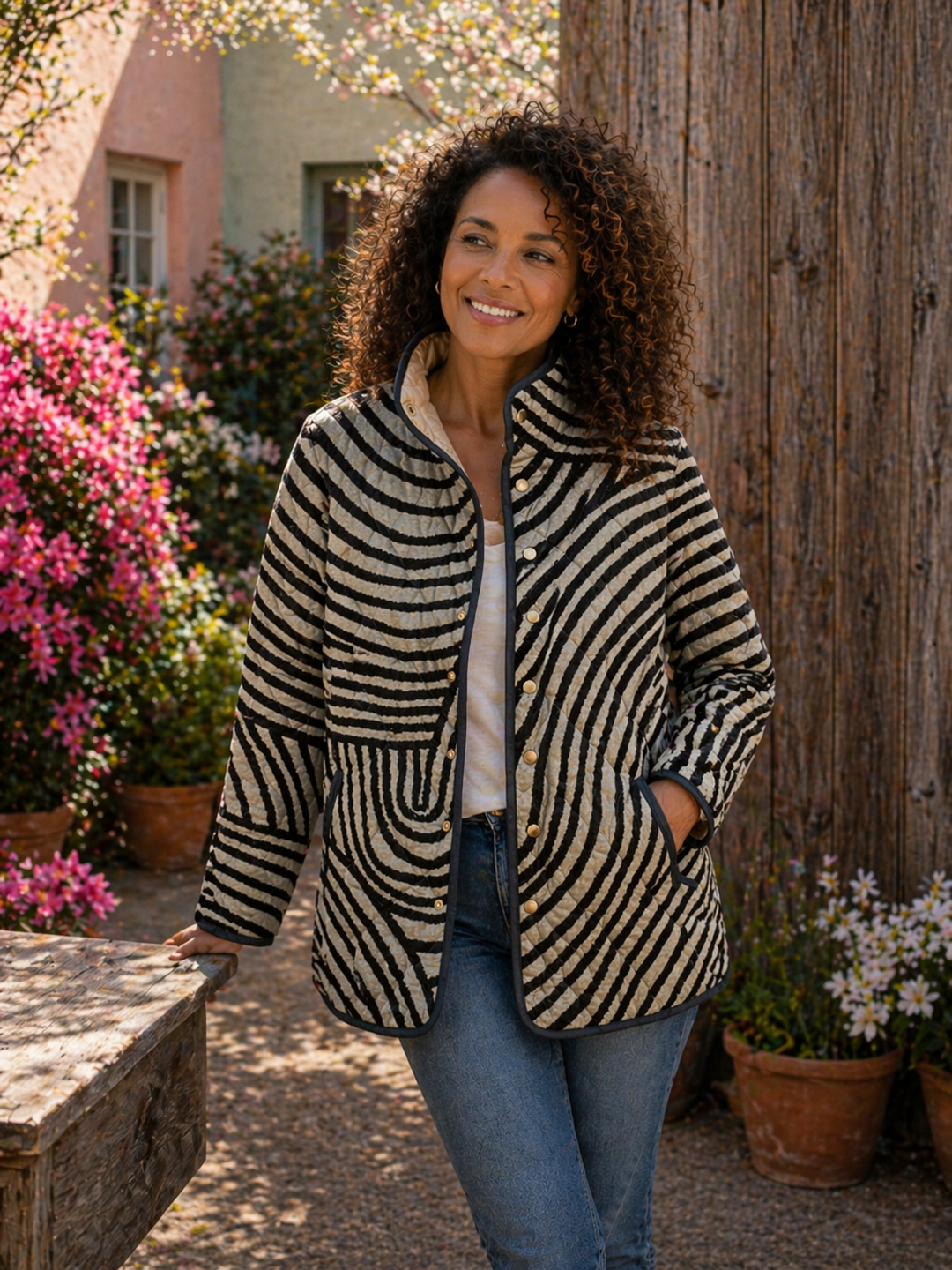 AMIRA™ | RETRO QUILTED CIRCLE JACKET