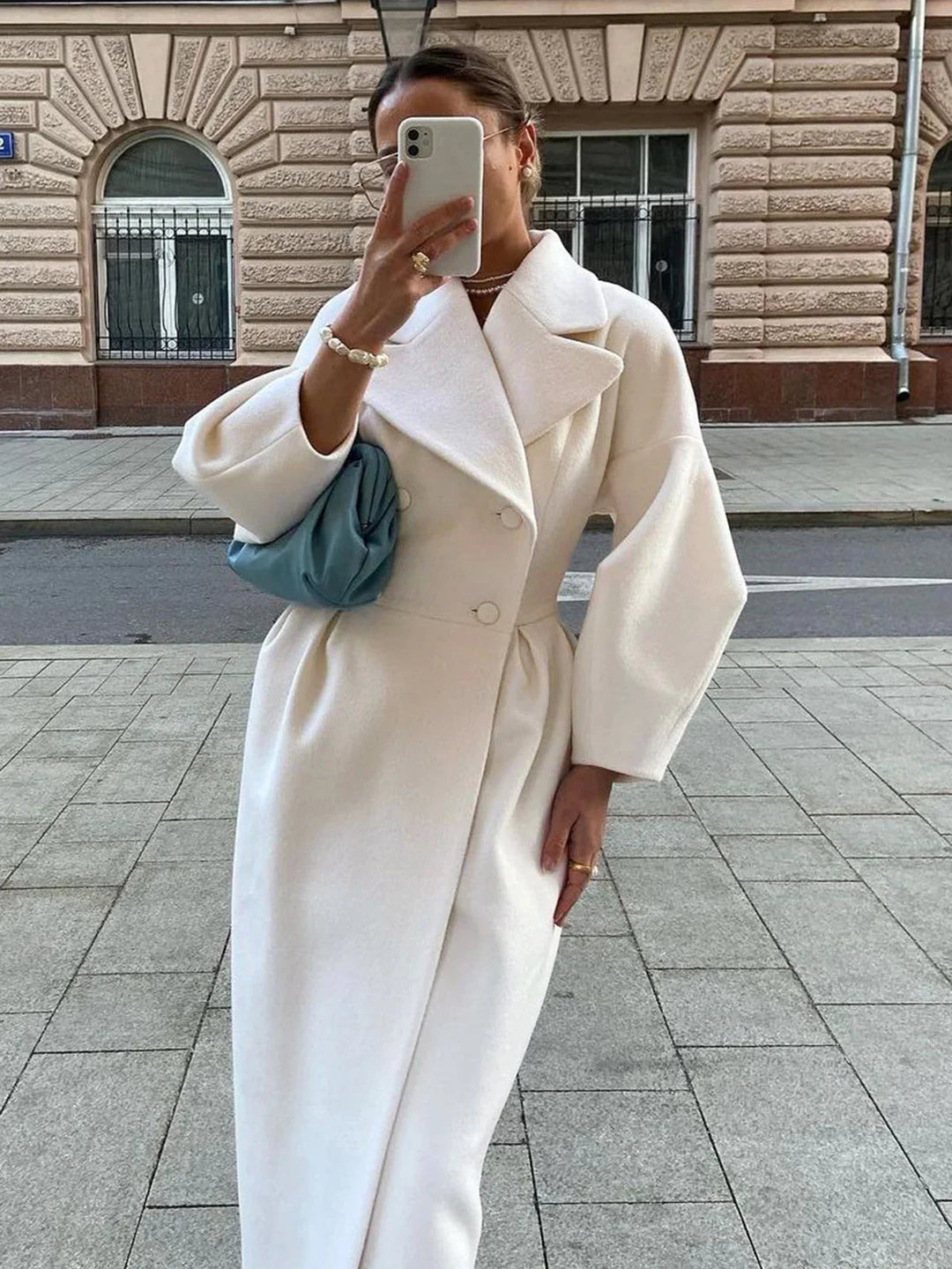 THE REFINED DOUBLE-BREASTED COAT