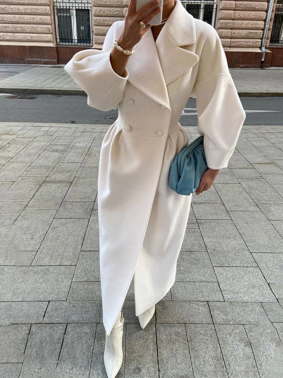 THE REFINED DOUBLE-BREASTED COAT
